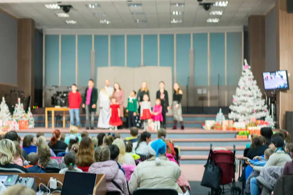 organise a school play